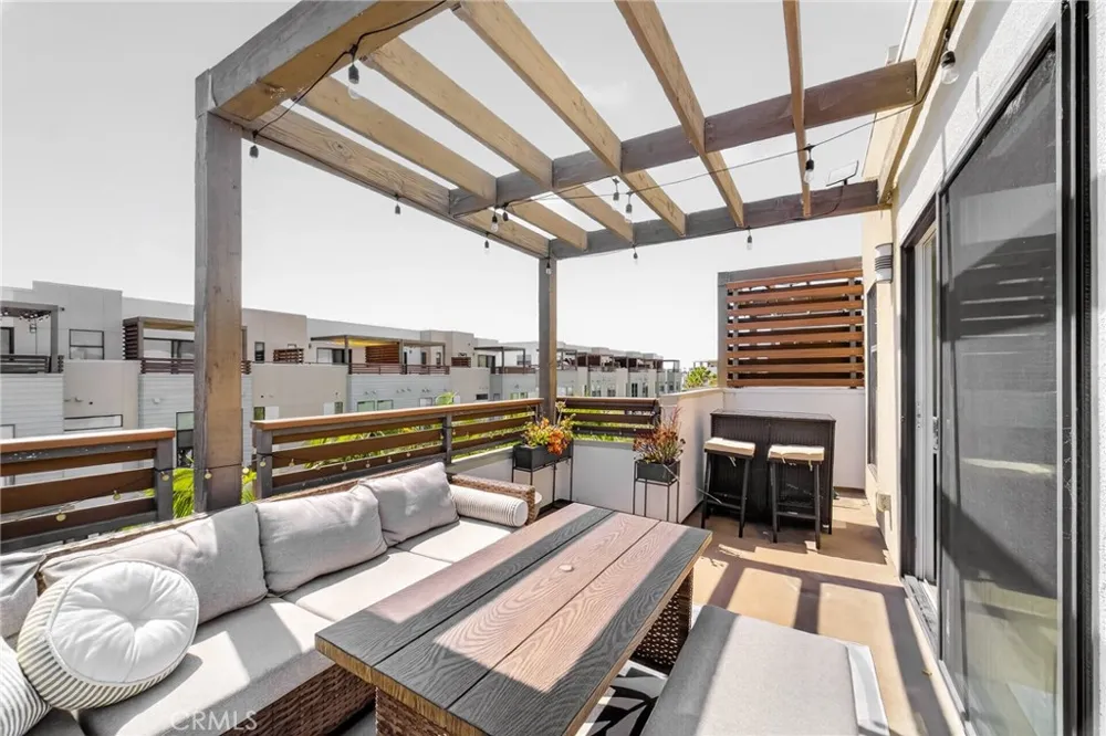 1687 Grand View Costa Mesa, CA 92627