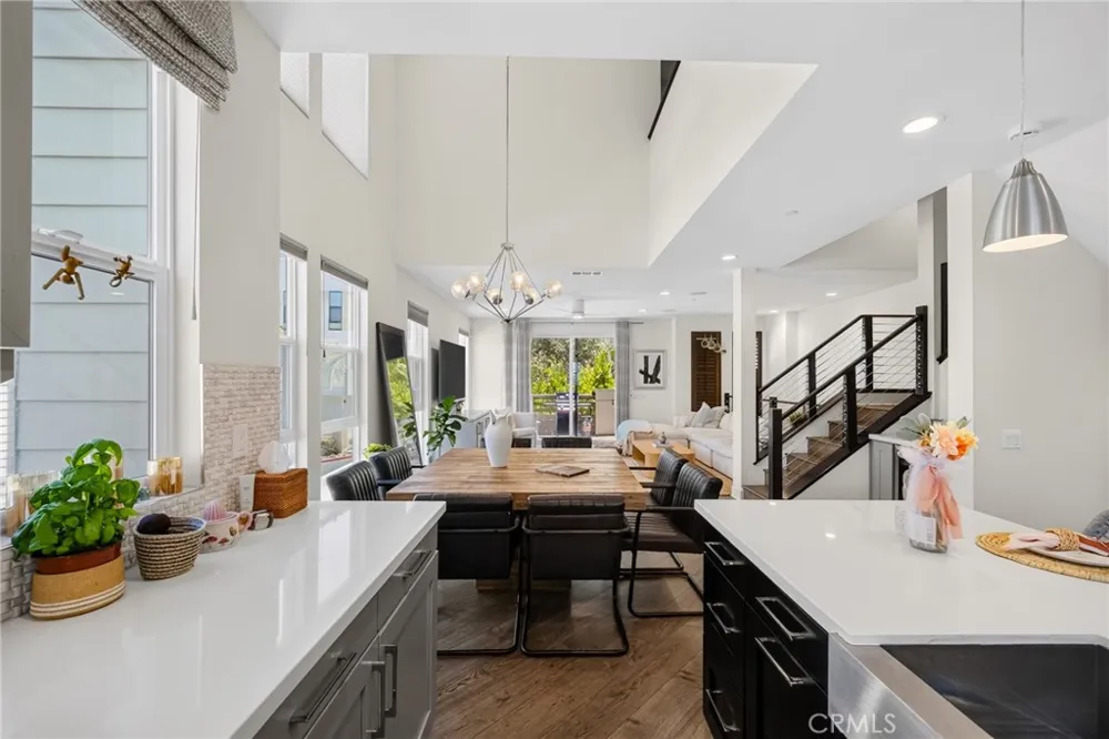 1687 Grand View Costa Mesa, CA 92627