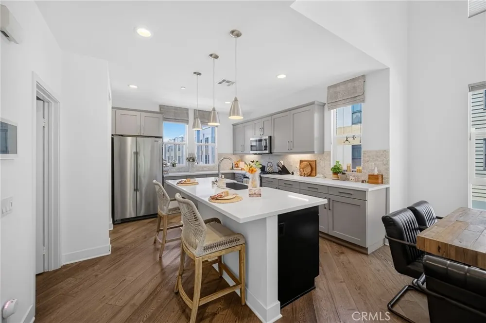 1687 Grand View Costa Mesa, CA 92627