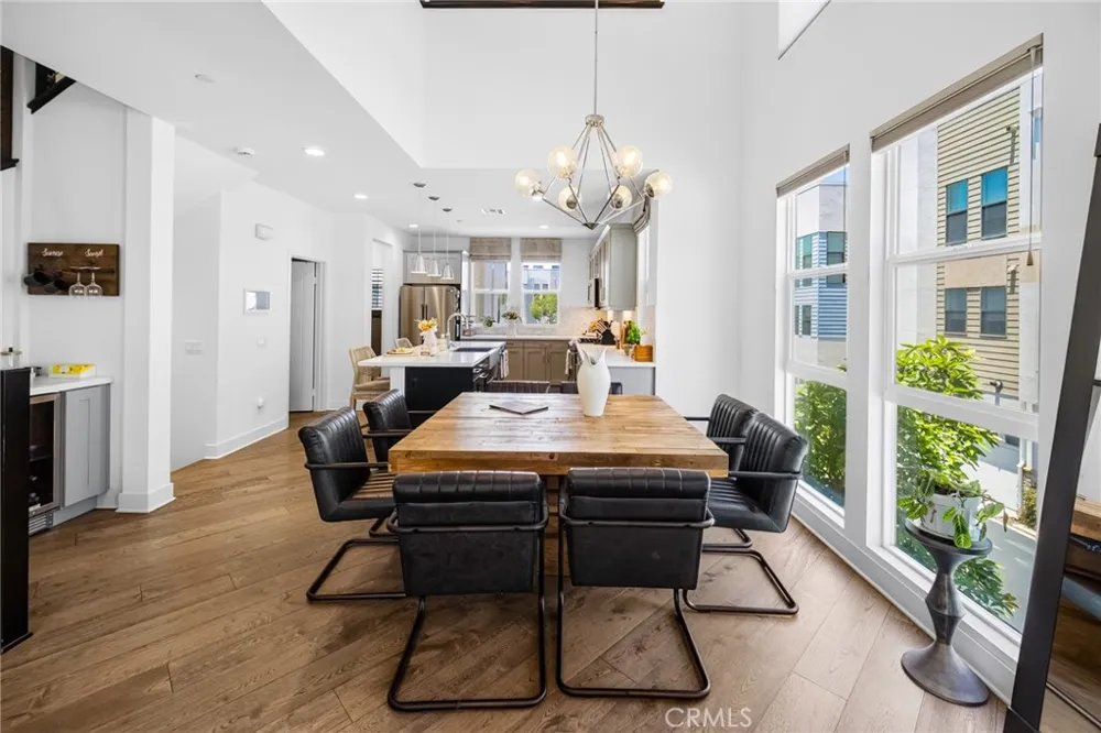 1687 Grand View Costa Mesa, CA 92627
