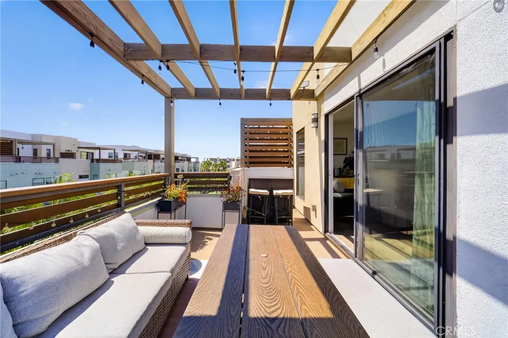 1687 Grand View Costa Mesa, CA 92627