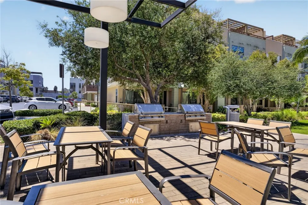 1687 Grand View Costa Mesa, CA 92627