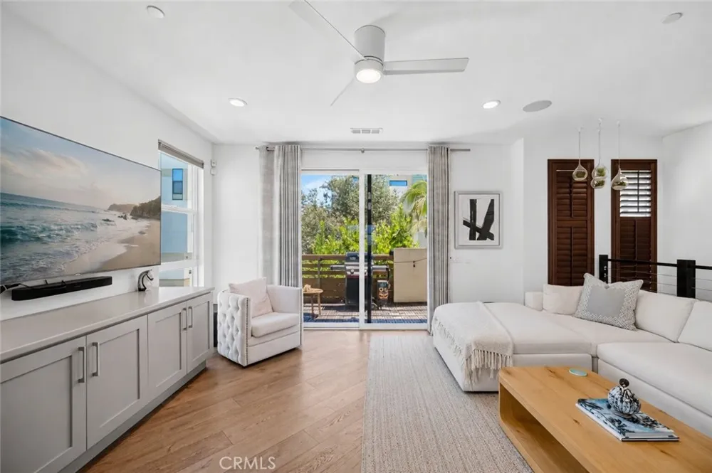1687 Grand View Costa Mesa, CA 92627