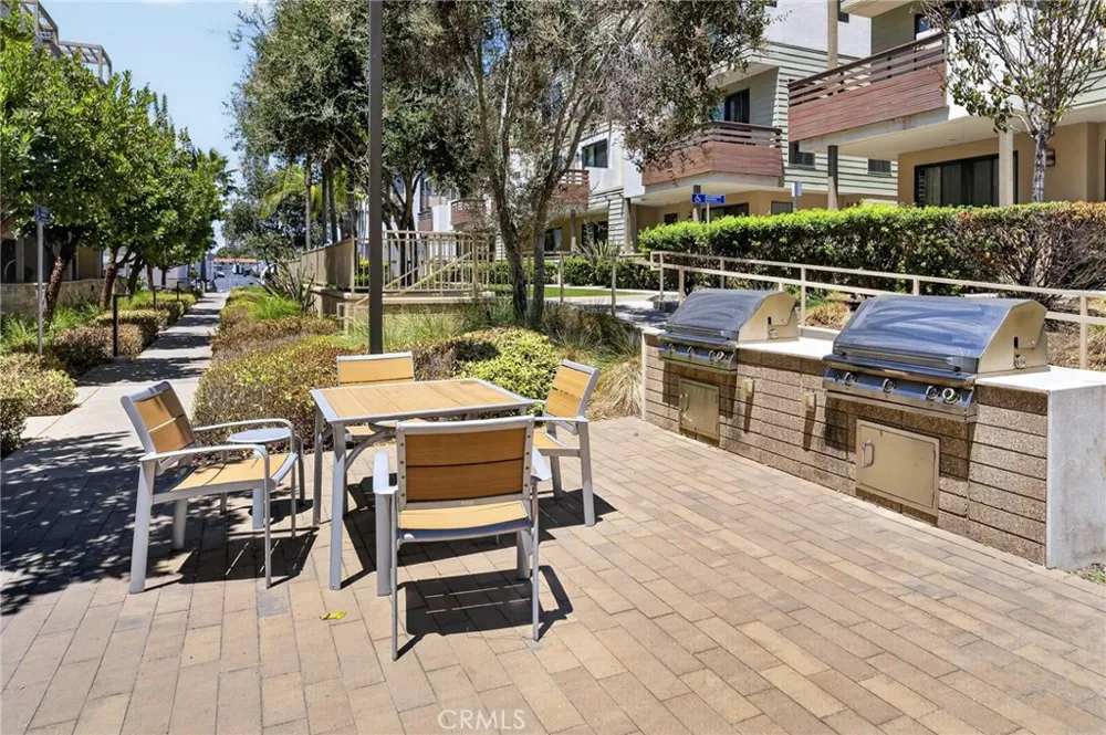 1687 Grand View Costa Mesa, CA 92627