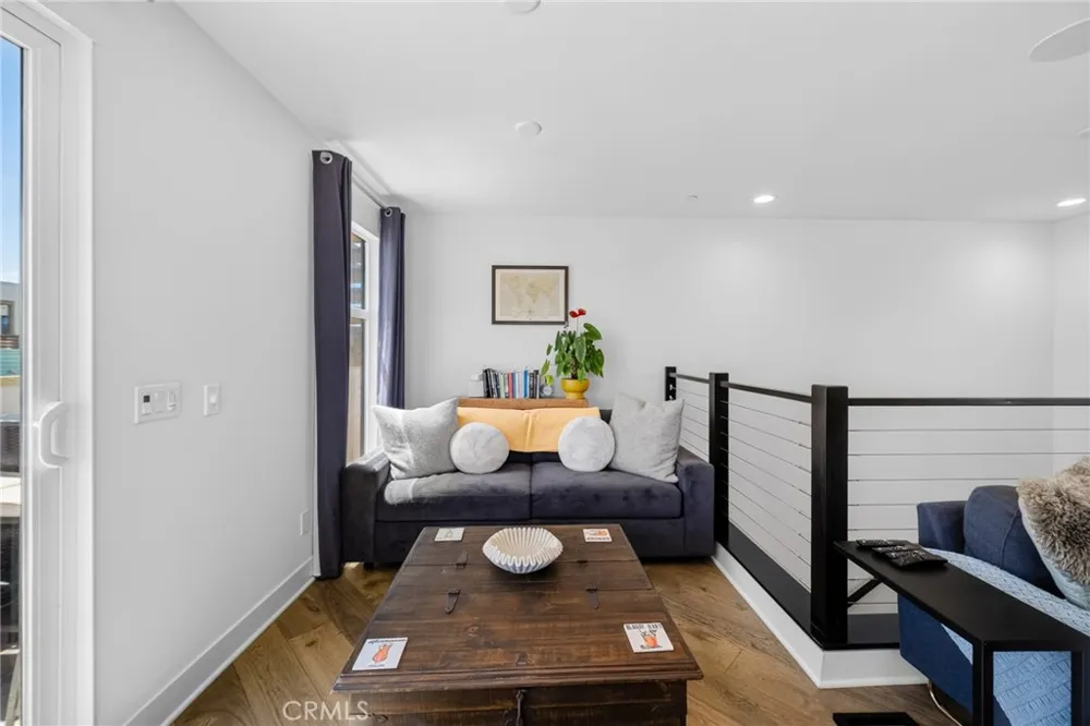 1687 Grand View Costa Mesa, CA 92627