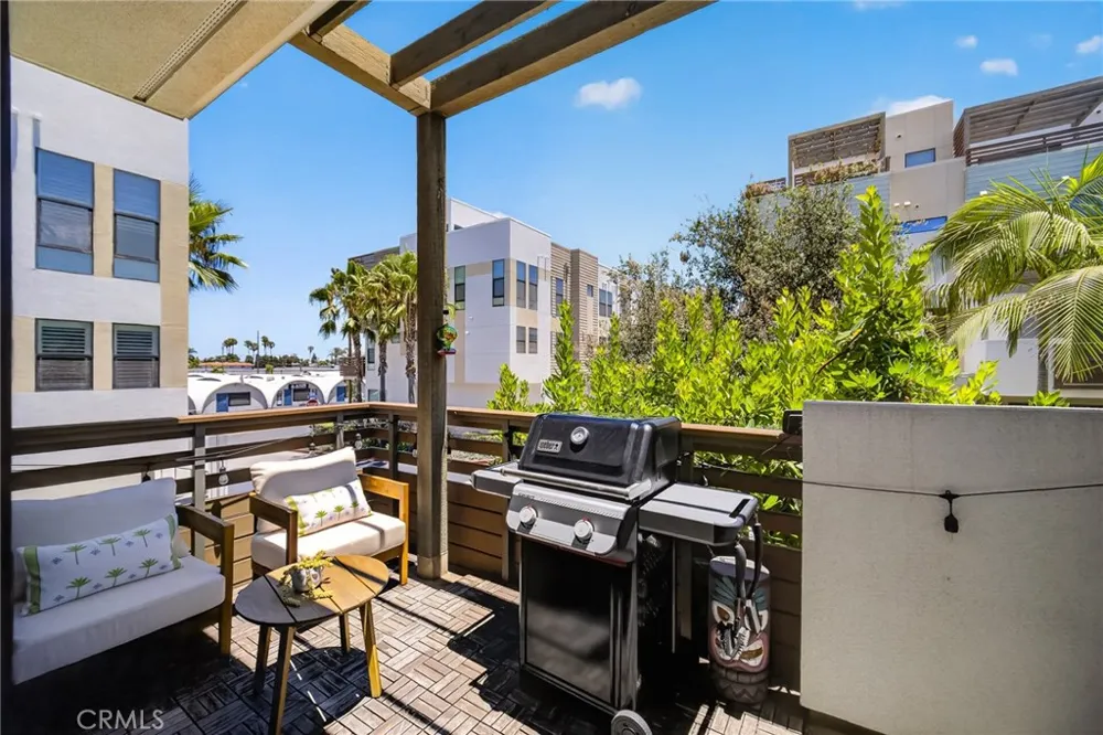 1687 Grand View Costa Mesa, CA 92627