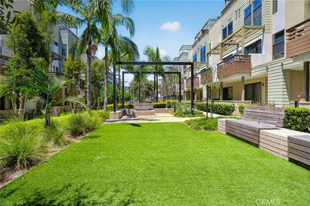 1687 Grand View Costa Mesa, CA 92627