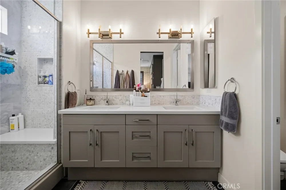 1687 Grand View Costa Mesa, CA 92627