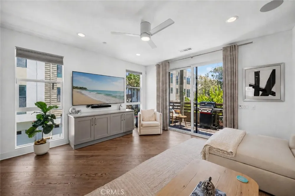 1687 Grand View Costa Mesa, CA 92627
