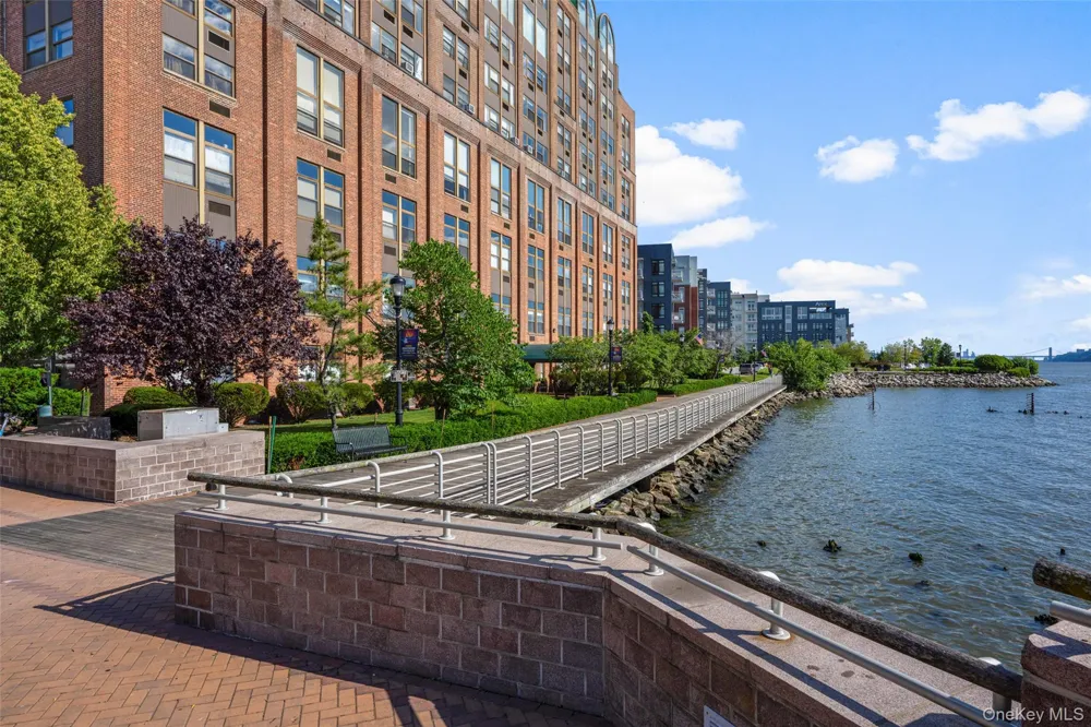 23 Water Grant Street #4N Yonkers, NY 10701