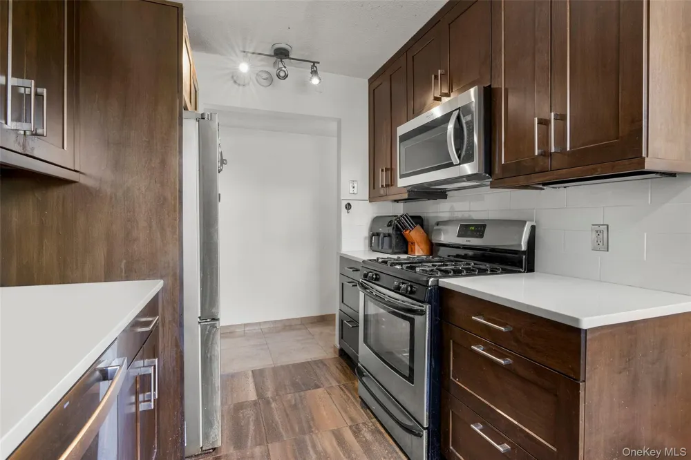 23 Water Grant Street #4N Yonkers, NY 10701