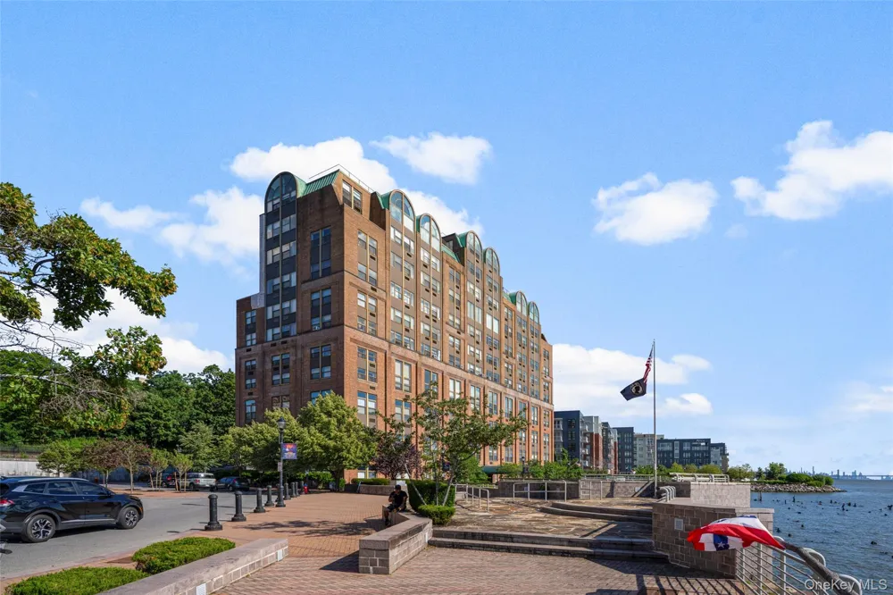 23 Water Grant Street #4N Yonkers, NY 10701