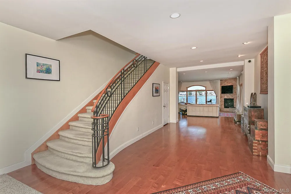 69 Ocean Avenue Massapequa, NY 11758