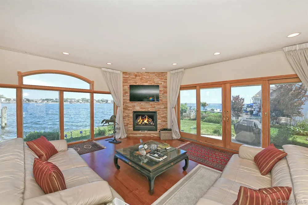 69 Ocean Avenue Massapequa, NY 11758