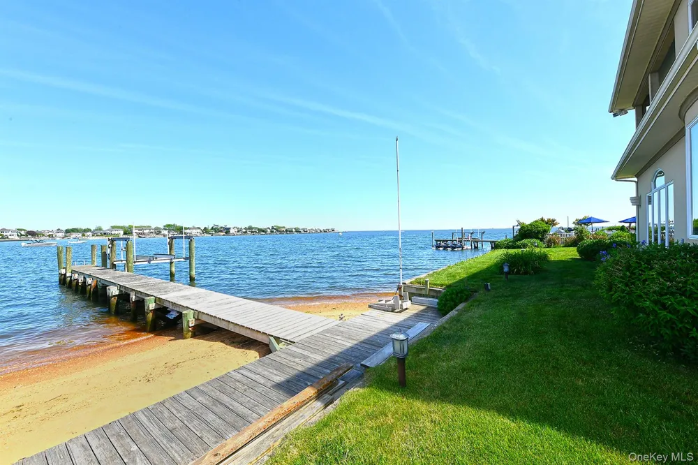 69 Ocean Avenue Massapequa, NY 11758