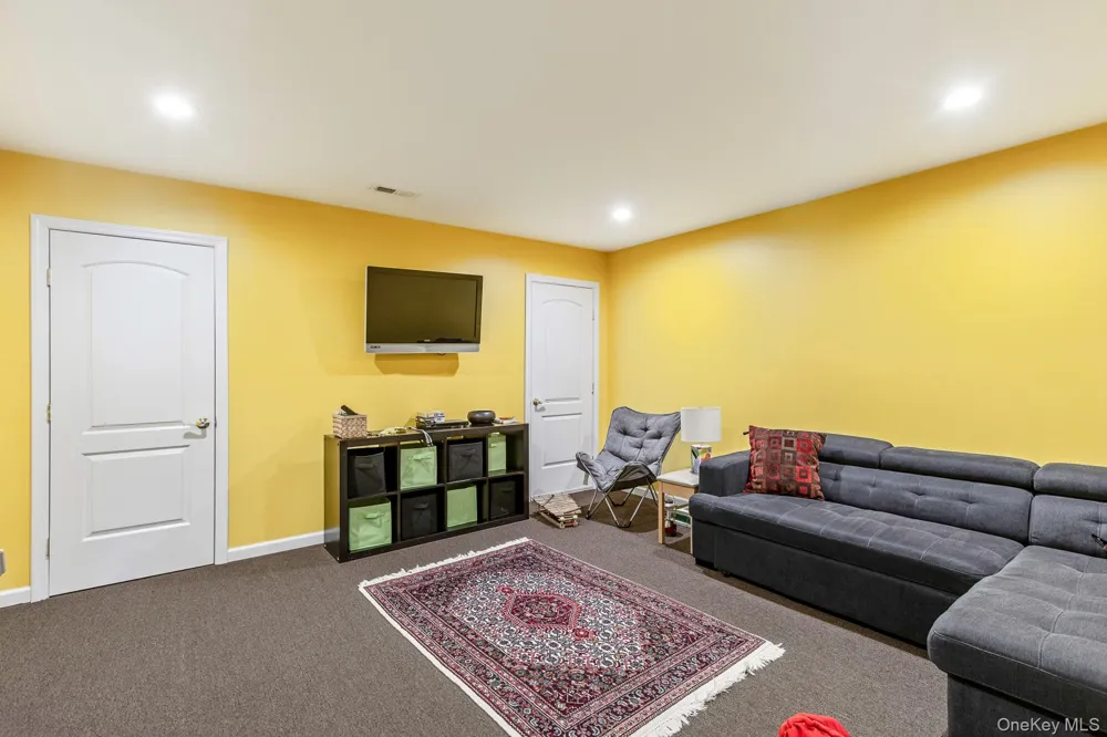 20 Emilie Drive Center Moriches, NY 11934