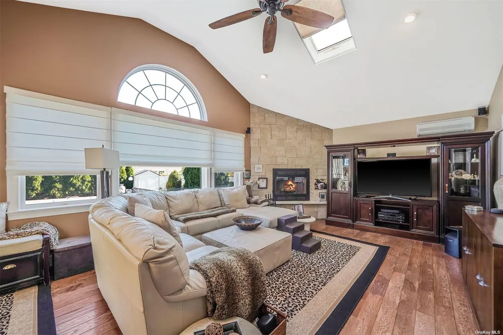10 Marchant Drive Saint James, NY 11780