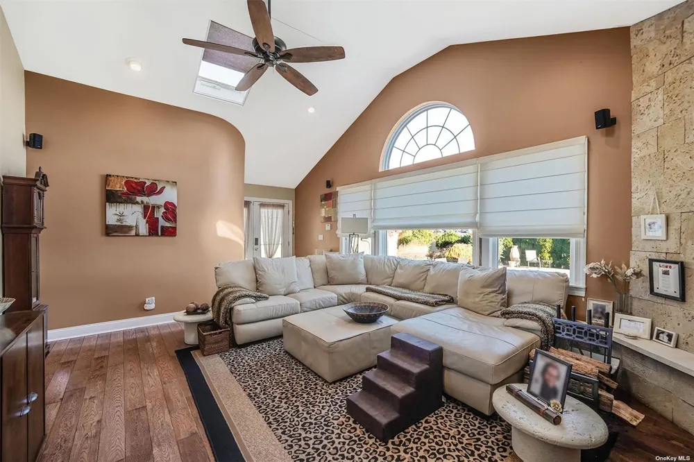 10 Marchant Drive Saint James, NY 11780