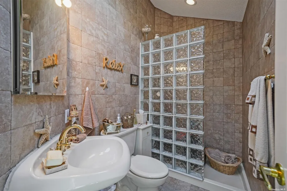 10 Marchant Drive Saint James, NY 11780