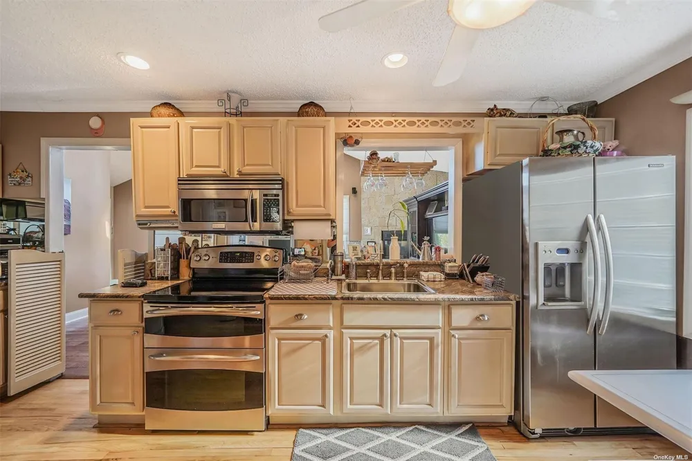 10 Marchant Drive Saint James, NY 11780