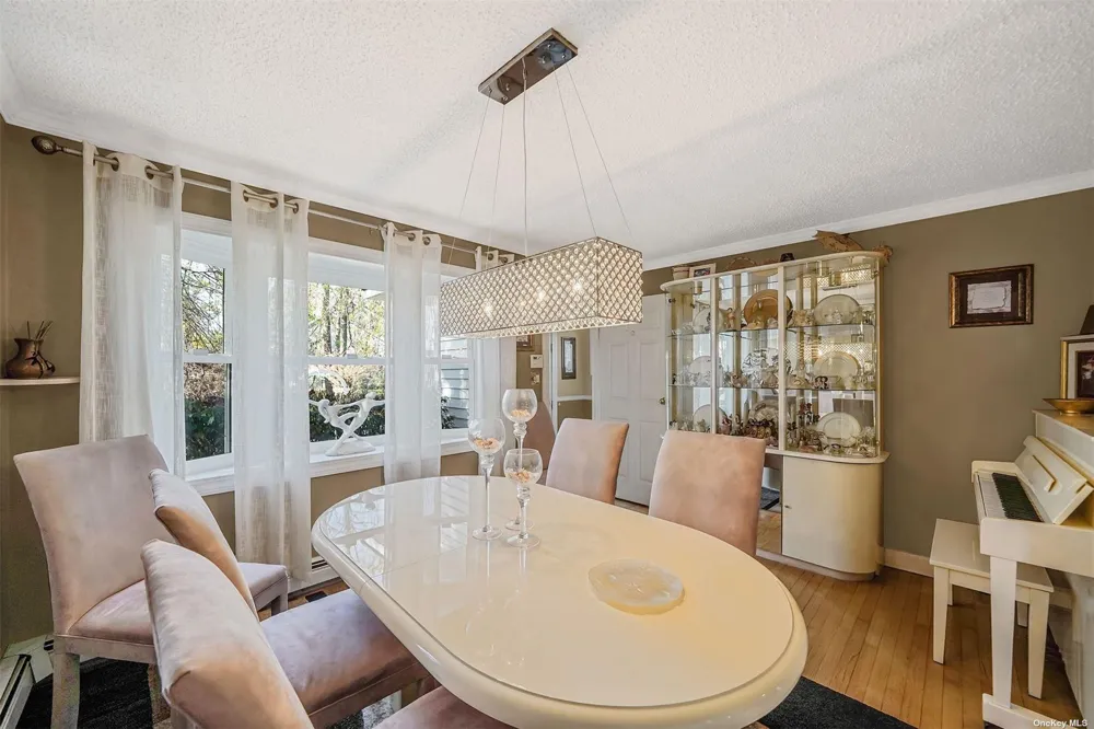 10 Marchant Drive Saint James, NY 11780