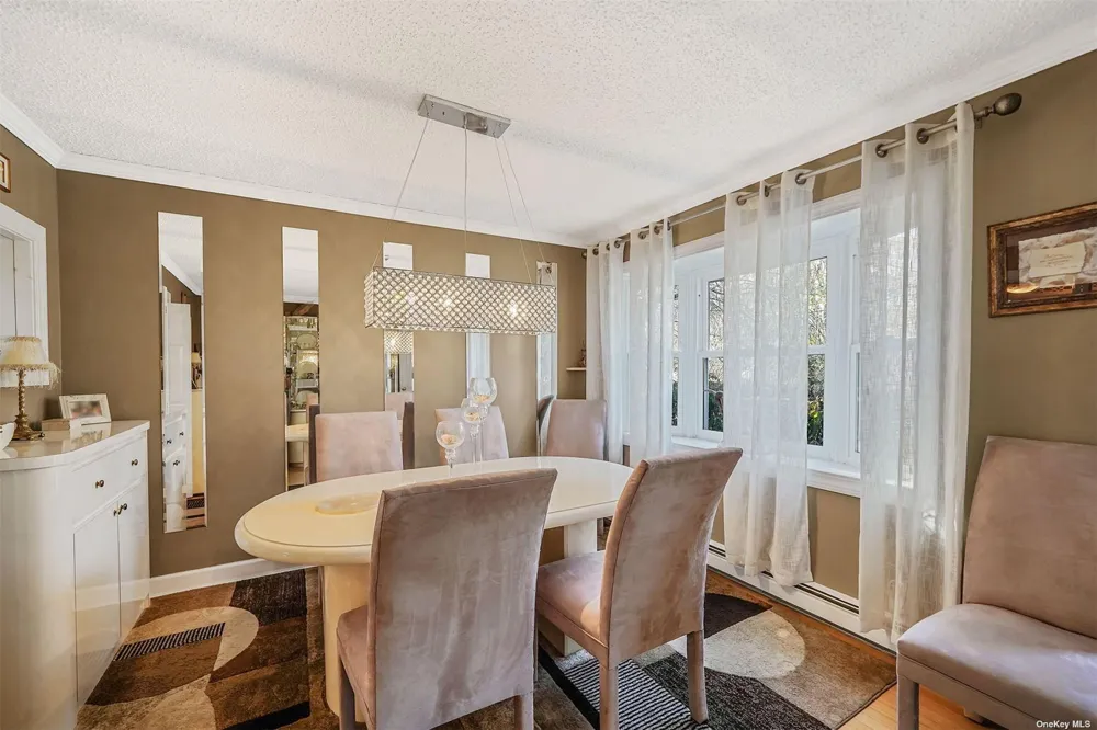 10 Marchant Drive Saint James, NY 11780