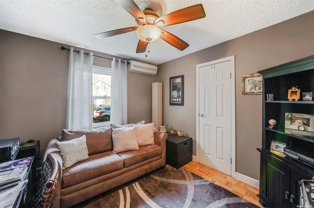 10 Marchant Drive Saint James, NY 11780