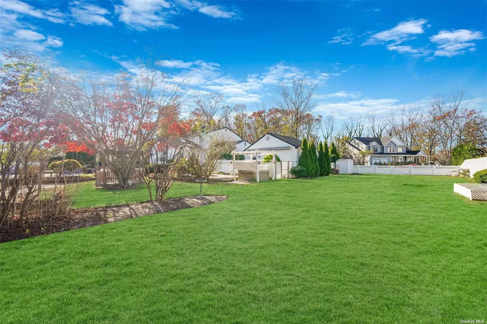 10 Marchant Drive Saint James, NY 11780