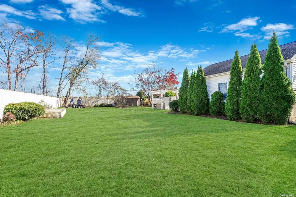 10 Marchant Drive Saint James, NY 11780