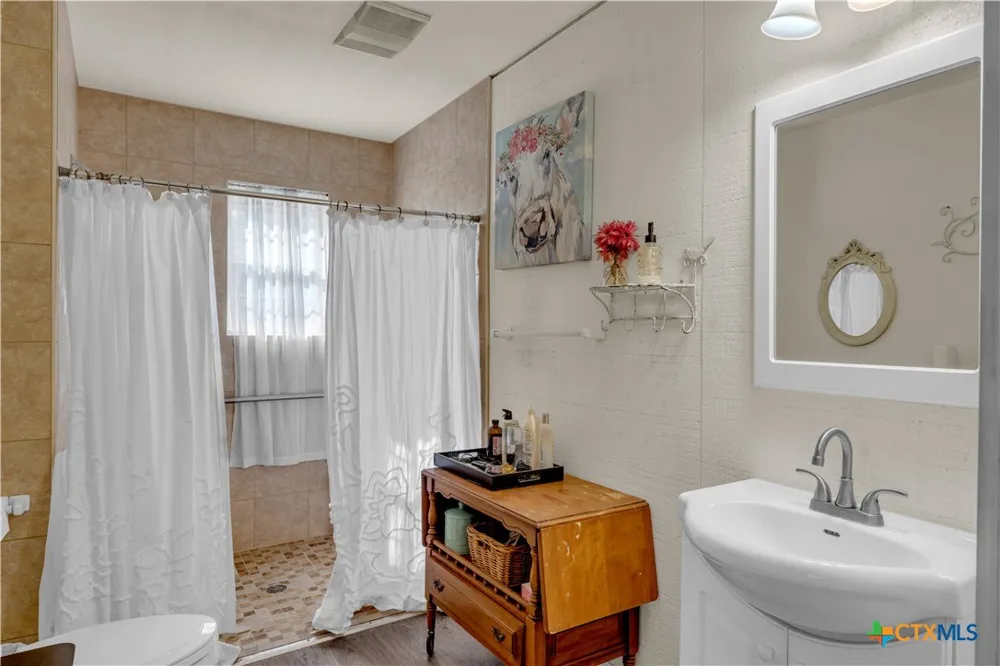 351 County Road 326 Bertram, TX 78605