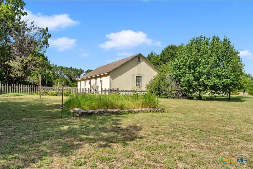 351 County Road 326 Bertram, TX 78605