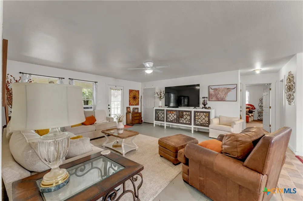 351 County Road 326 Bertram, TX 78605