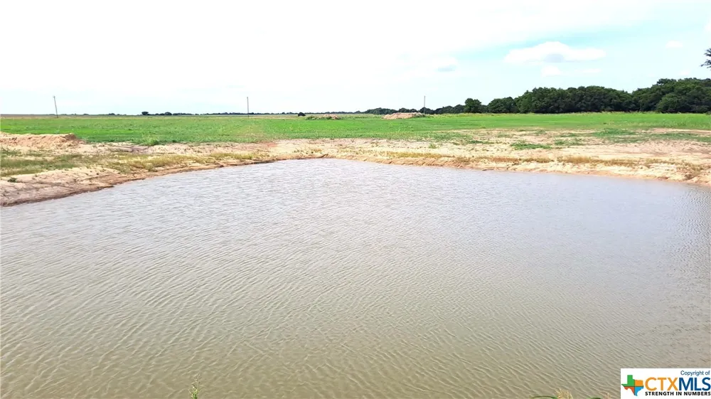 3 County Road 432 Thorndale, TX 76567