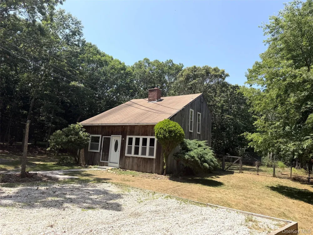 7 Albertines Lane East Hampton, NY 11937