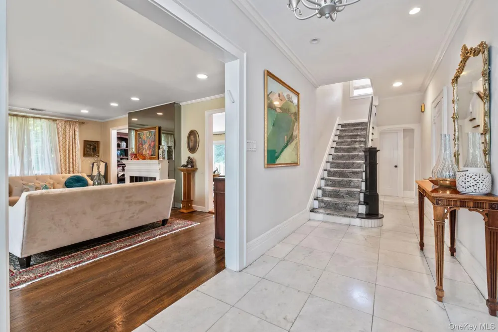 19 Margaret Avenue Lawrence, NY 11559