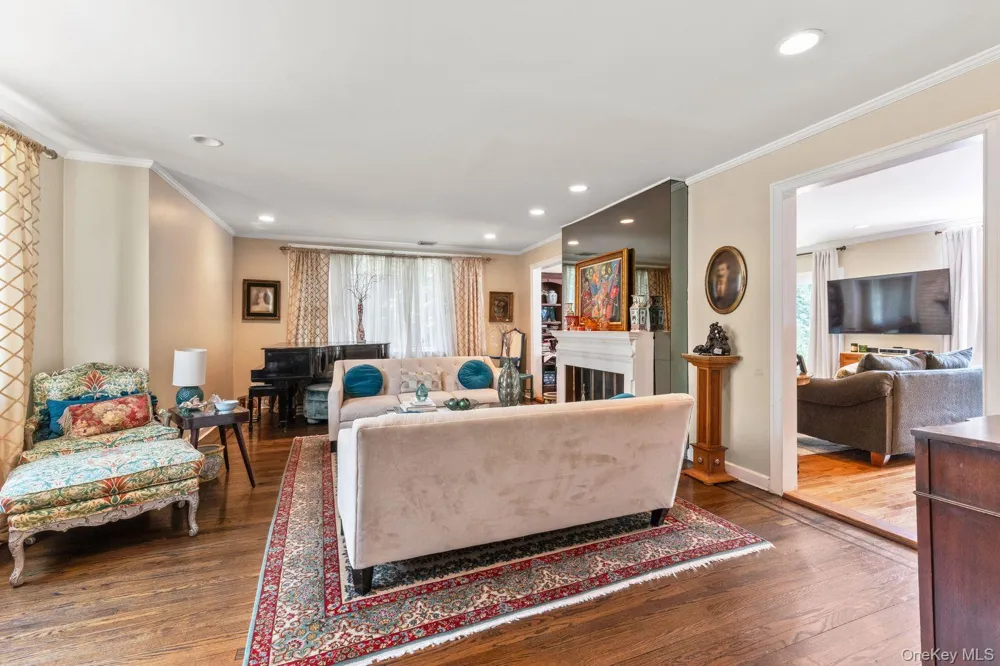 19 Margaret Avenue Lawrence, NY 11559