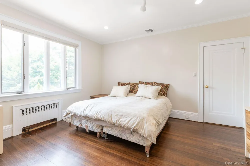 19 Margaret Avenue Lawrence, NY 11559
