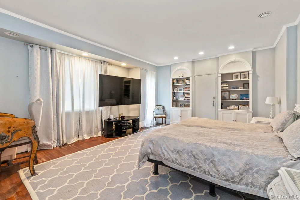 19 Margaret Avenue Lawrence, NY 11559