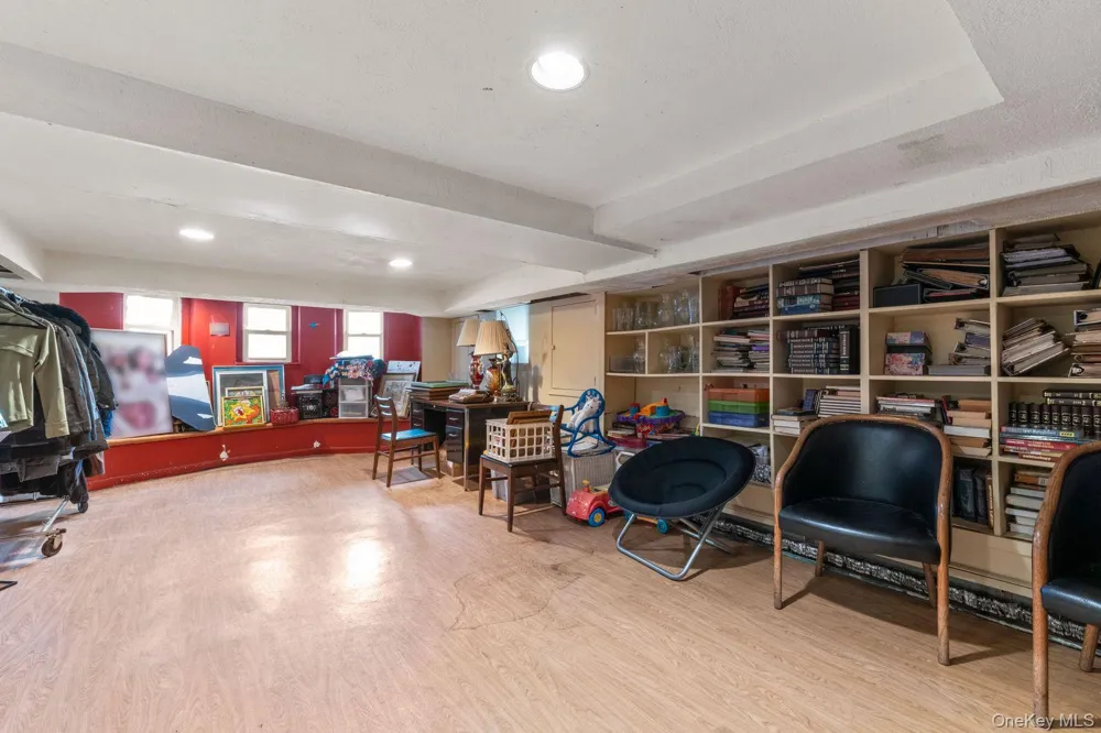 19 Margaret Avenue Lawrence, NY 11559