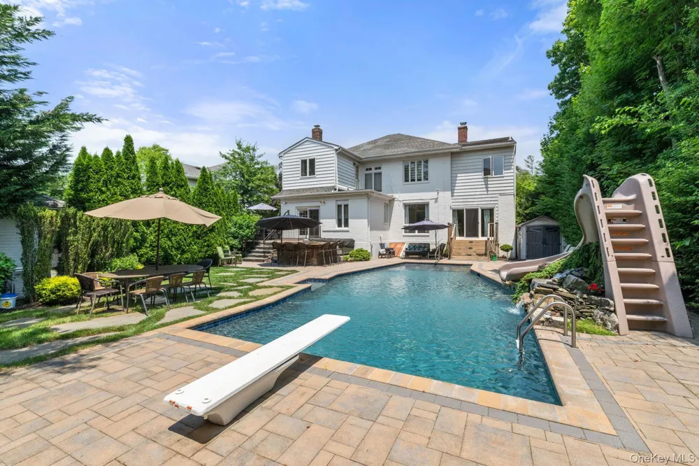 19 Margaret Avenue Lawrence, NY 11559