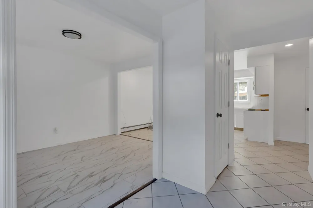 6 Stonington Circle Wheatley Heights, NY 11798