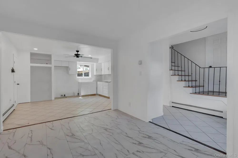 6 Stonington Circle Wheatley Heights, NY 11798