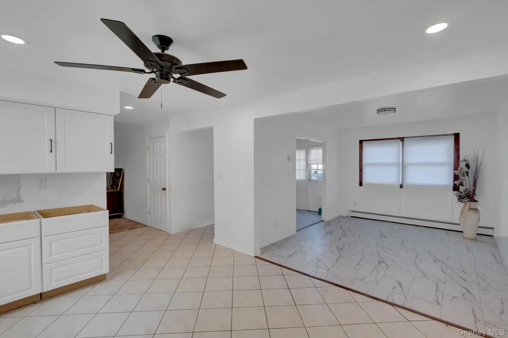6 Stonington Circle Wheatley Heights, NY 11798