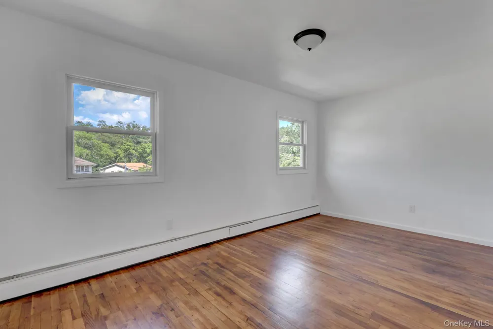 6 Stonington Circle Wheatley Heights, NY 11798