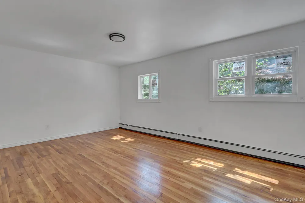 6 Stonington Circle Wheatley Heights, NY 11798