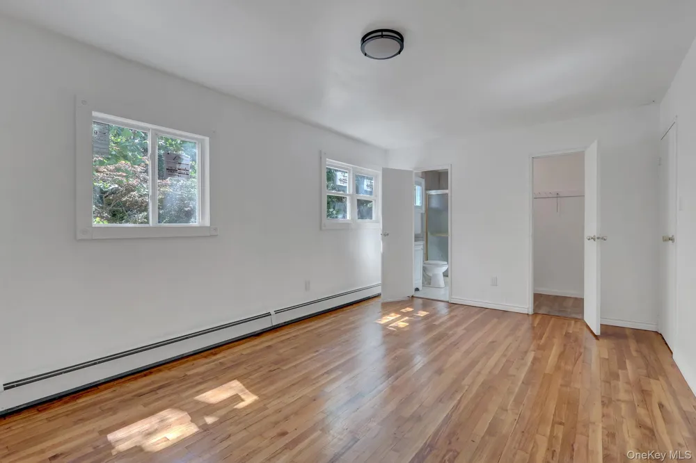 6 Stonington Circle Wheatley Heights, NY 11798
