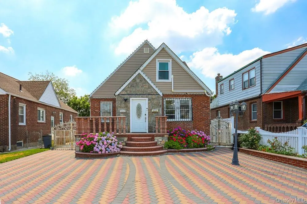 18348 Camden Avenue Saint Albans, NY 11412