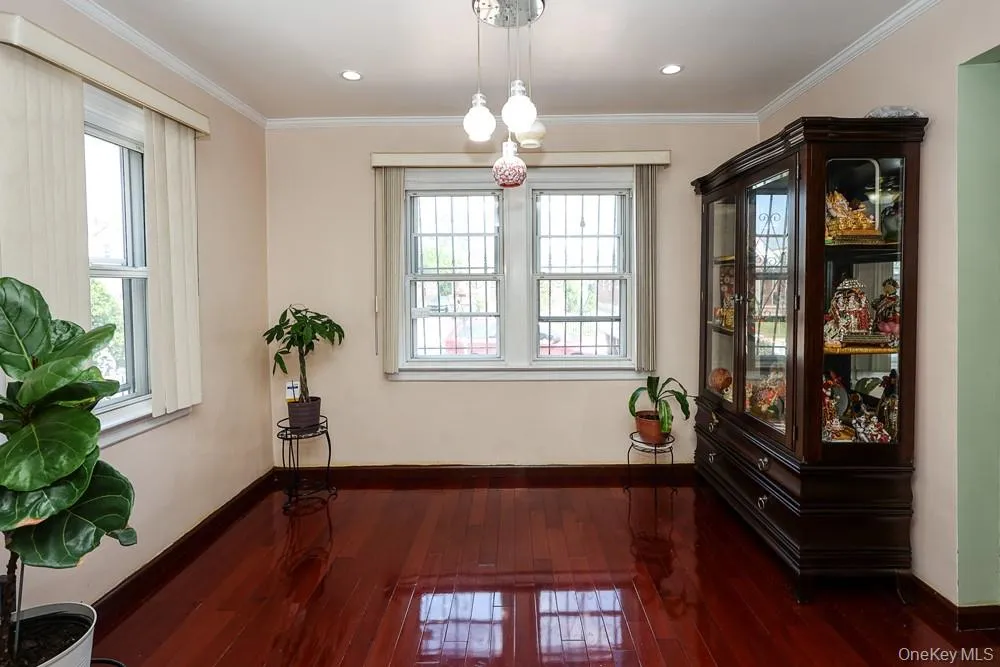 18348 Camden Avenue Saint Albans, NY 11412
