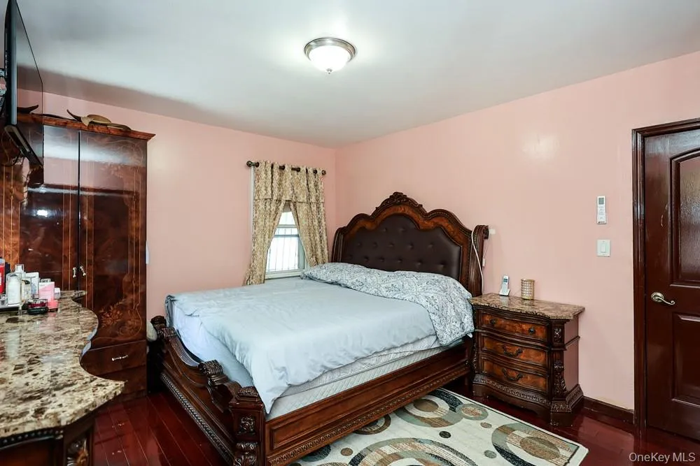 18348 Camden Avenue Saint Albans, NY 11412