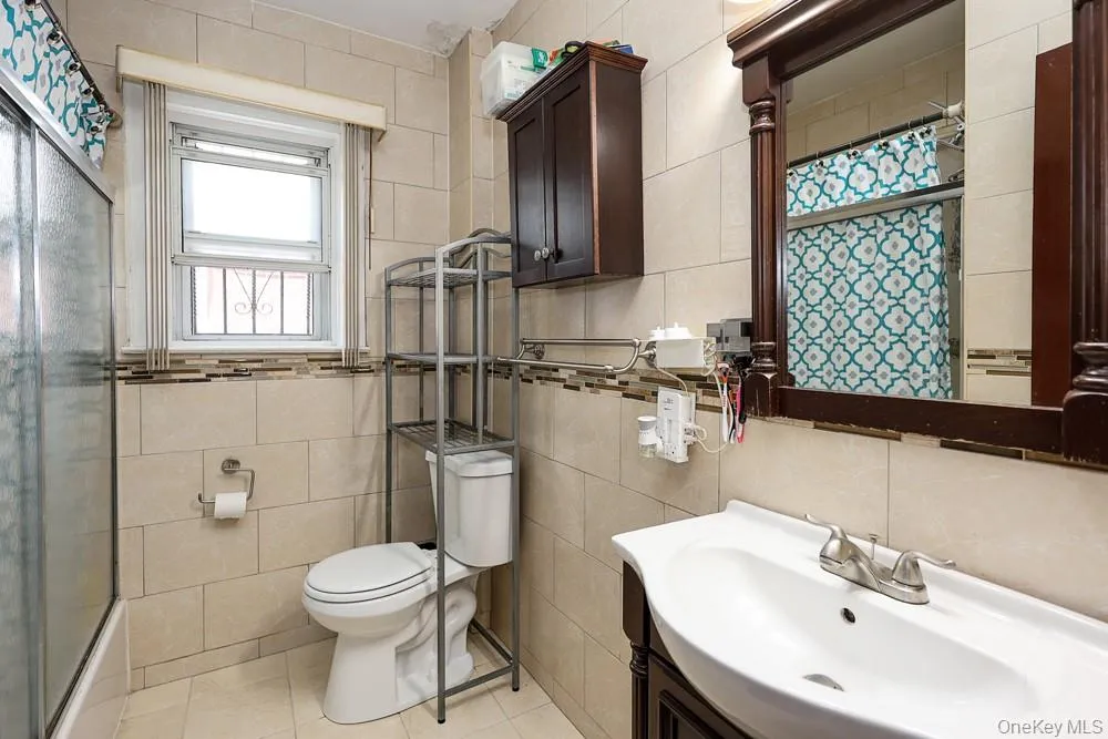 18348 Camden Avenue Saint Albans, NY 11412